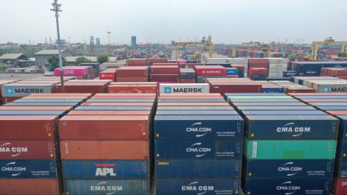 Kondisi Lapangan Penumpukan di PT Terminal Petikemas Surabaya