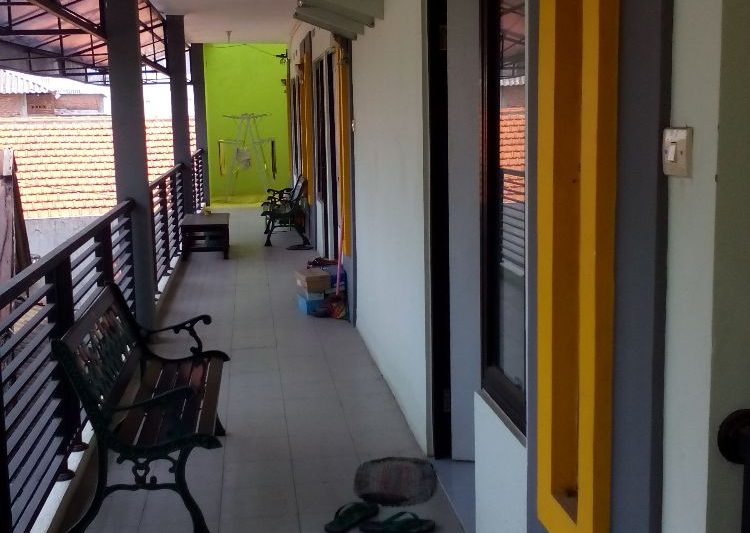 Kost Asri dan Aman di Simpang Darmo Permai Selatan Surabaya
