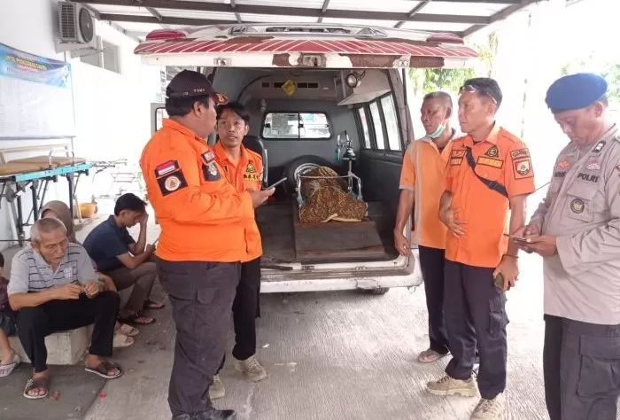 Wisatawan Asal Gresik Terseret Ombak