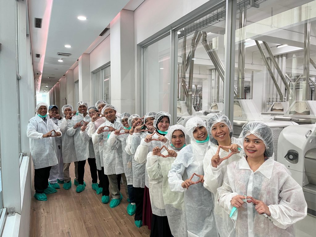 Tim QC Sari Roti se Indonesia Kunjungi Pabrik Bogasari 