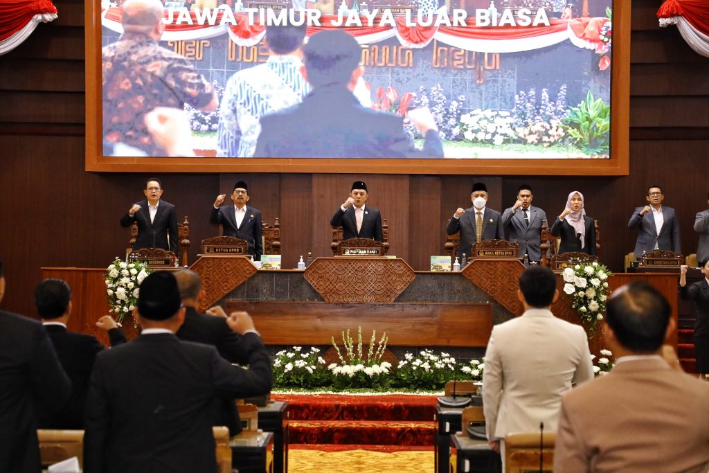 Dua BUMD Jatim Berubah Jadi Perseroda, Pj. Gubernur Adhy: Untuk Tingkatkan Kinerja Demi Kesejahteraan Masyarakat