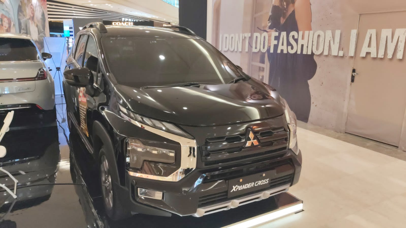 pameran mobil di surabaya 2025