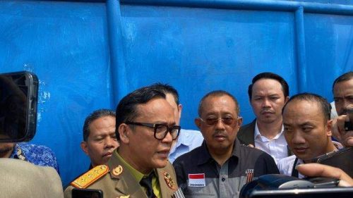 Pabrik Diduga Tahan Ijazah di Surabaya