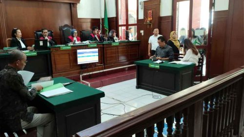 Penundaan putusan PN Surabaya