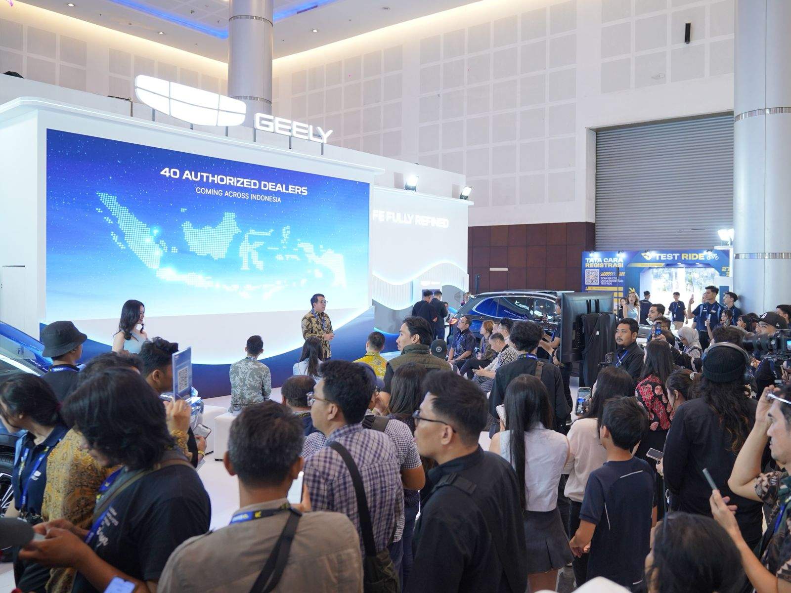 Hingga akhir 2025, Geely berkomitmen untuk menghadirkan sebanyak 40 diler di seluruh Indonesia