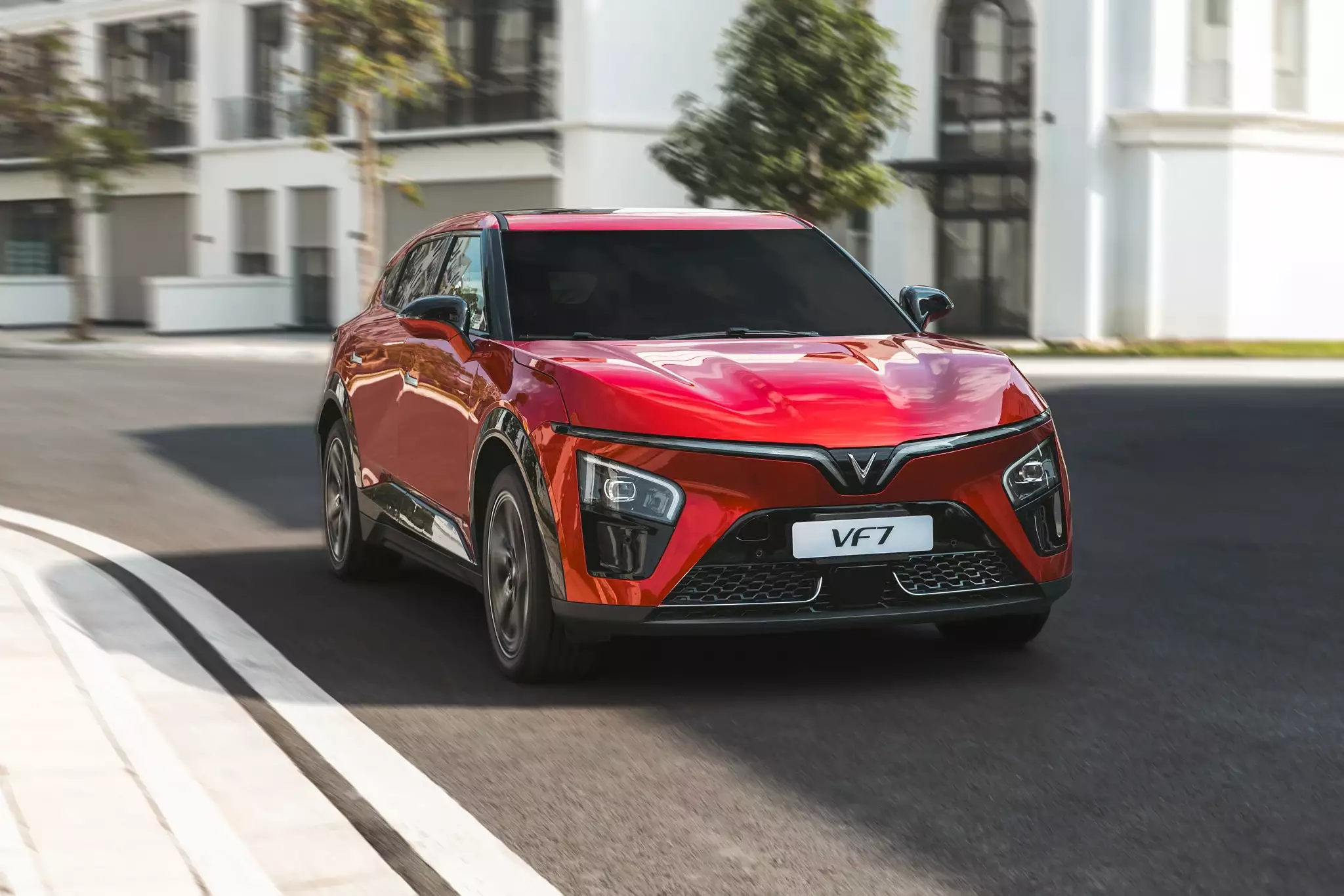 VF 7 saat ini tersedia dalam dua varian, yakni Eco dan Plus, dengan harga mulai dari Rp511 juta danRp611 juta (OTR Jawa Timur). 