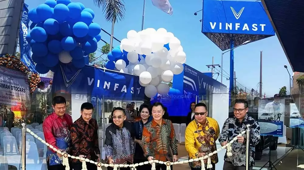 PT. Siba Mandiri Divisi Siman Otocars yang merupakan anak perusahaan dari PT. Siba Surya. FYI, PT. Siba Surya sendiri adalah perusahaan logistik yang sudah berusia lebih 70 tahun asal Semarang PT. Siba Mandiri Divisi Siman Otocars yang merupakan anak perusahaan dari PT. Siba Surya. FYI, PT. Siba Surya sendiri adalah perusahaan logistik yang sudah berusia lebih 70 tahun asal Semarang