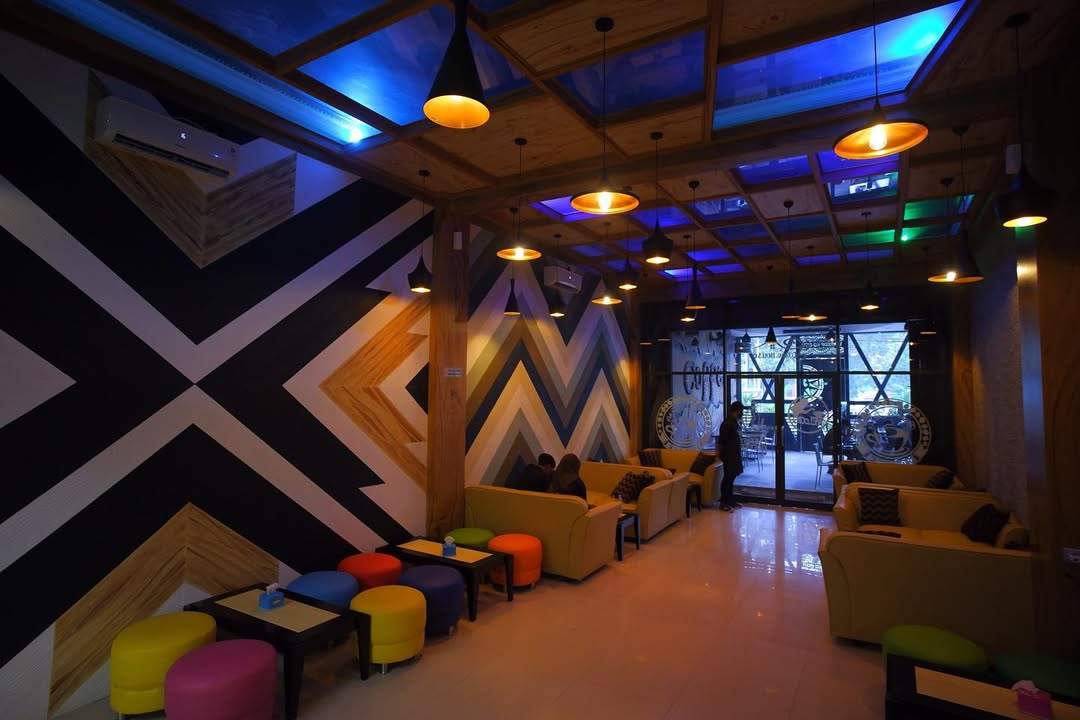 Suasana Kafe WKG Bangkalan