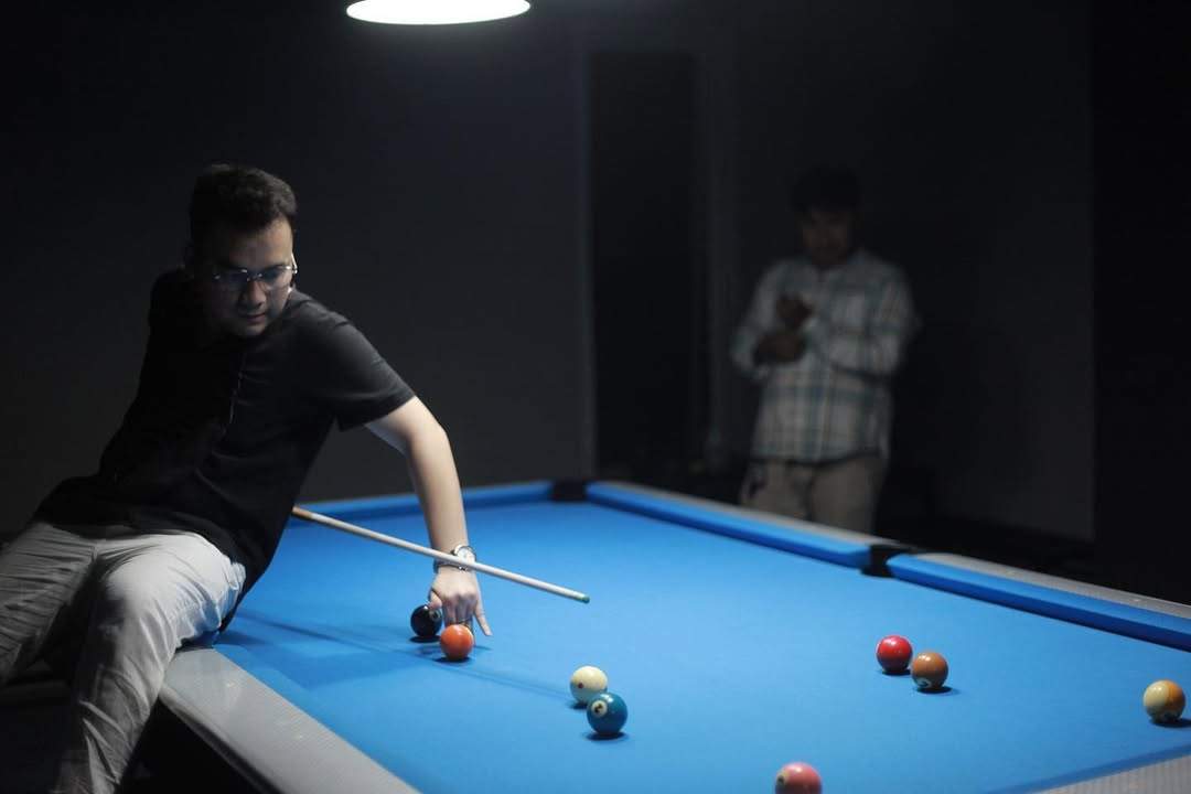 Fasilitas Bilyard disediakan oleh KAFE WKG Bangkalan
