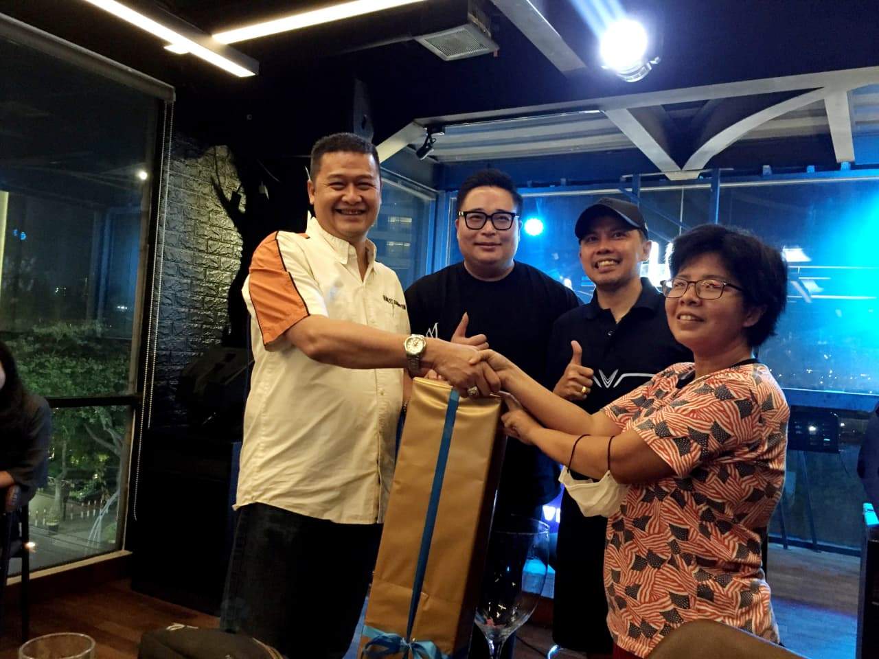 Pengundian doorprize pun tak ketinggalan, di mana para peserta berkesempatan membawa pulang hadiah menarik seperti spoiler, ducktail VF3, tumbler, hingga voucher jutaan rupiah. Pengundian doorprize pun tak ketinggalan, di mana para peserta berkesempatan membawa pulang hadiah menarik seperti spoiler, ducktail VF3, tumbler, hingga voucher jutaan rupiah.