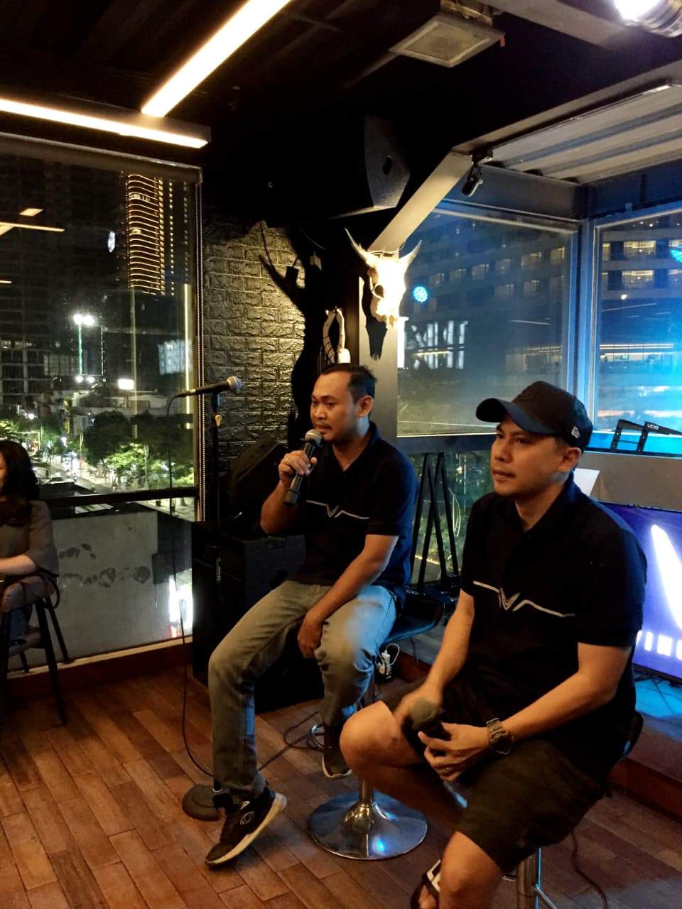 Tim teknisi dari Vinfast Siba Taman Sidoarjo memberikan sesi tanya jawab yang informatif, menjawab semua keraguan seputar perawatan mobil listrik