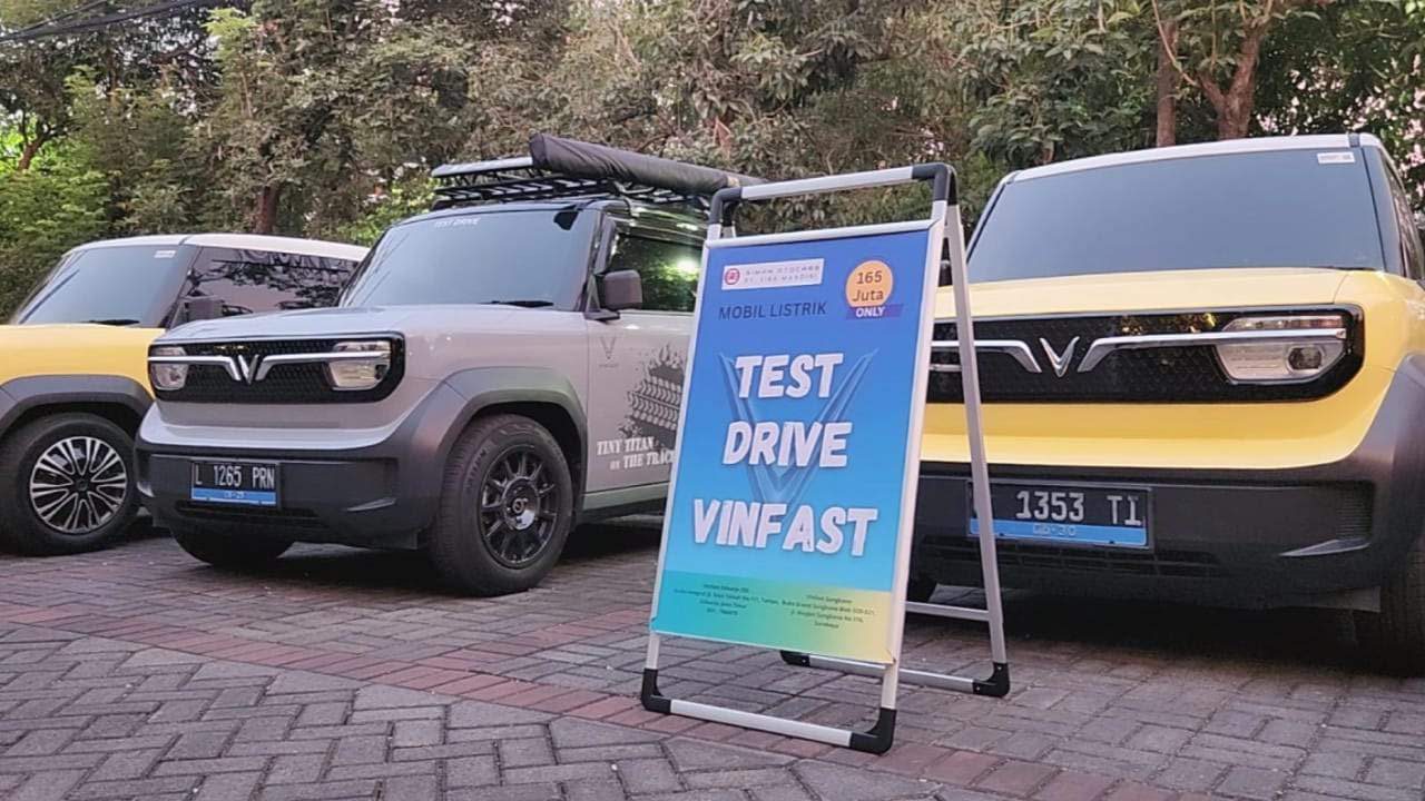 Orang-orang mulai sadar, mobil listrik itu irit, keren, dan yang paling penting, ikut nyelametin bumi.