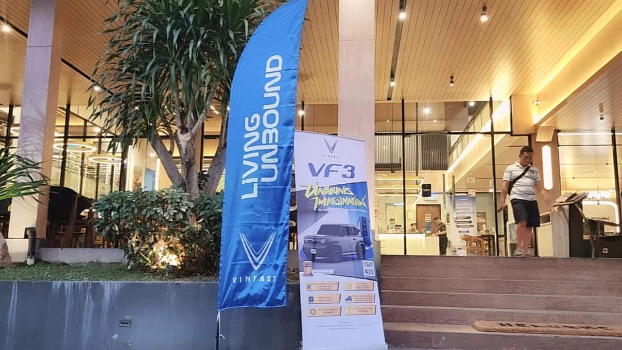 Ini kesempatan langka buat kamu yang pengen punya mobil listrik keren VinFast (VF3, VF5, VFe34, atau VF6) dan bawa pulang benefit berlimpah!