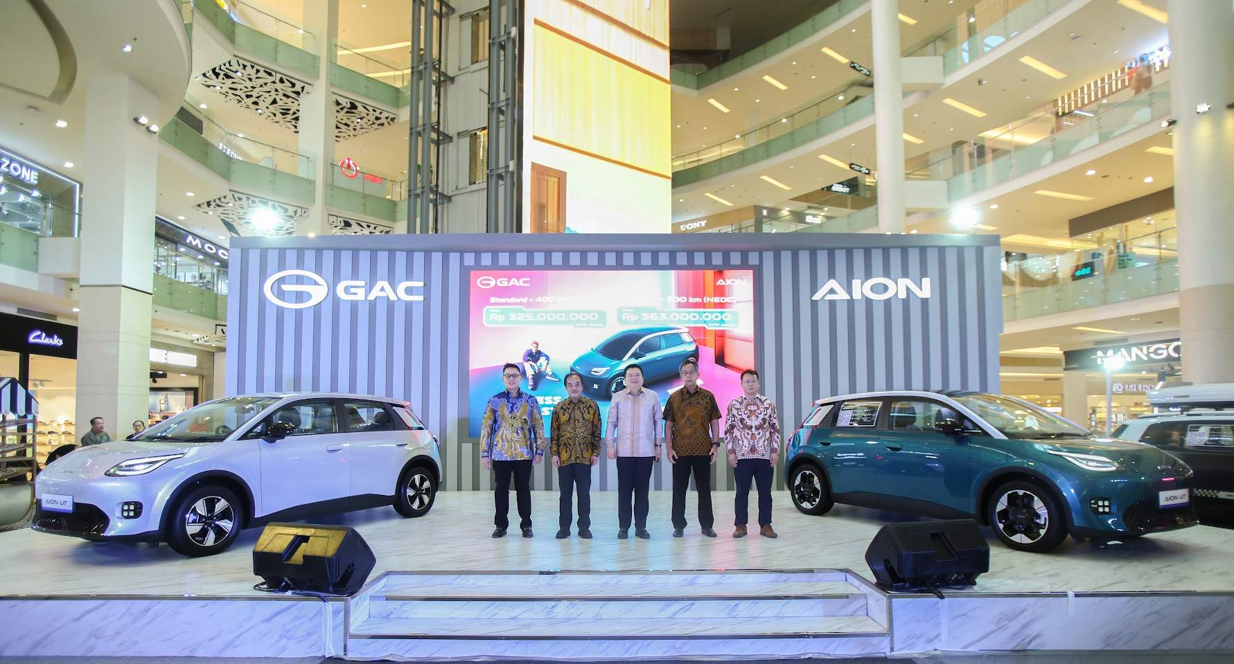 harga mobil aion ut di indonesia