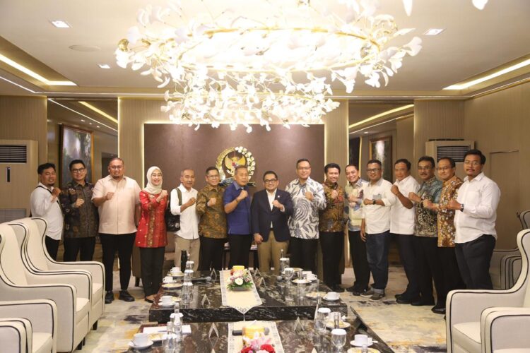 Wali Kota Surabaya Eri Cahyadi, DPR RI siap all out tuntaskan Sengketa kepemilikan tanah Eigendom Verponding (EV)/dok.Diskominfo Surabaya