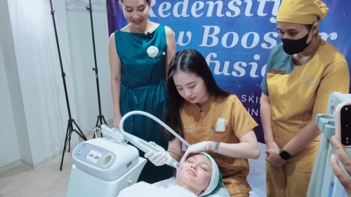 Redensity Glow Booster Infusion : Treatment Terbaru di EONS Skin Clinic Surabaya (dokpri)