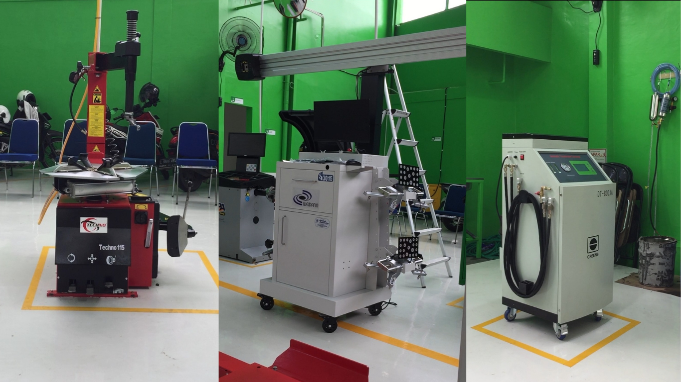 Mobeng menyediakn berbagai layanan perawatan kendaraan roda empat, mulai dari servis berkala, ganti oli, penggantian ban hingga perawatan umum lainnya.