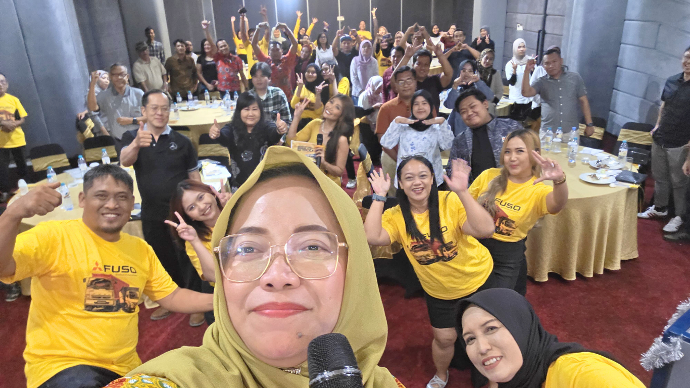 DIPO Sidoarjo sukses menggelar malam apresiasi bertajuk "Melaju Bersama Fuso 55th Tanpa Batas!" di Excotel Design Hotel Surabaya.