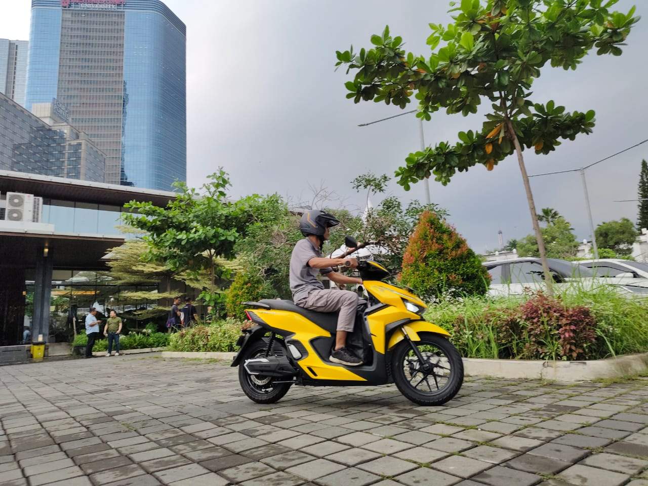 Berlokasi di Excelso - SUB Sentral Tunjungan, Surabaya, perkenalan IM Sprinto ini menjadi bagian dari rangkaian regional launching pasca tampil perdana di ajang Gaikindo Jakarta Auto Week 2025, pada November silam