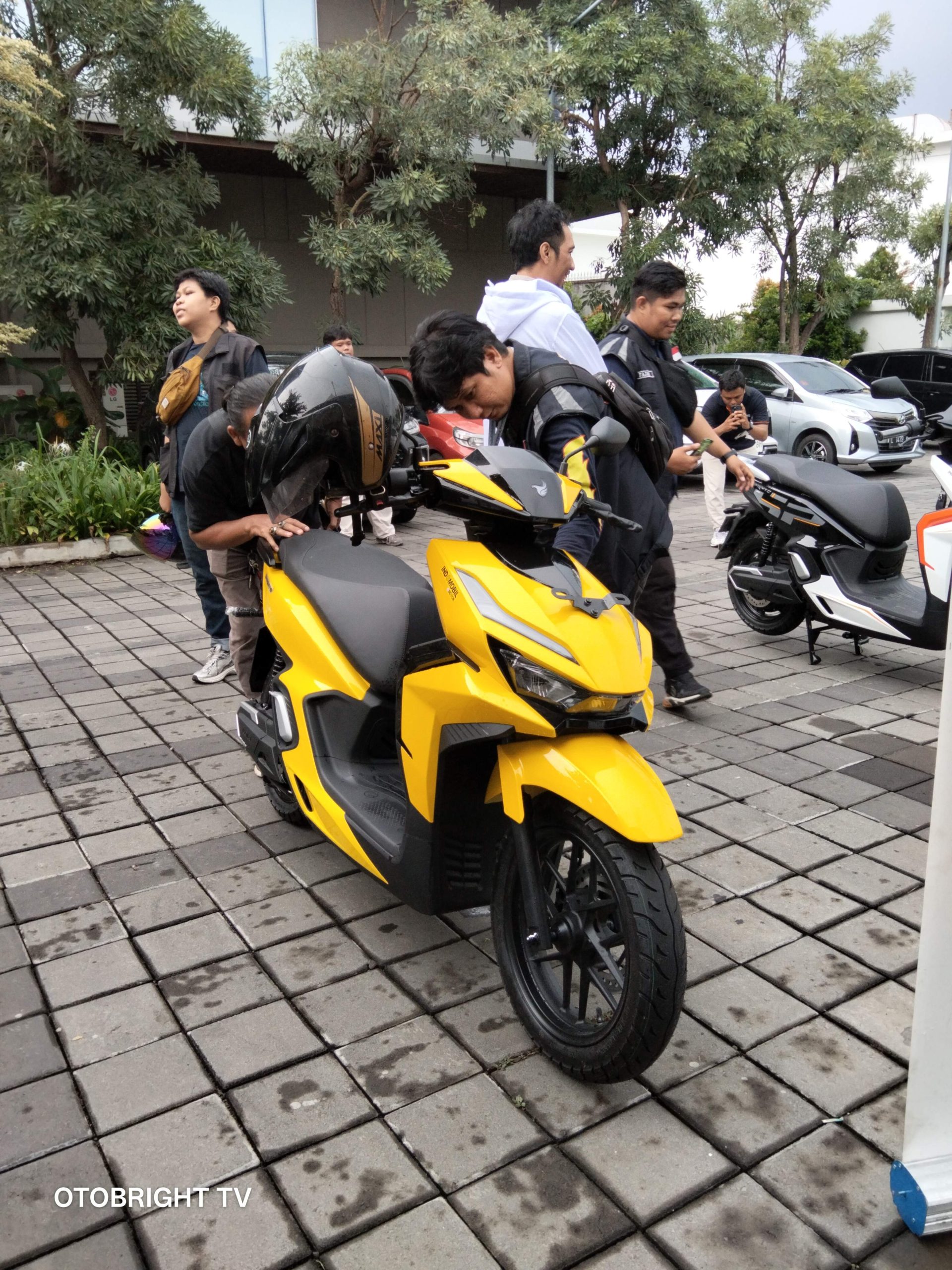 Peluncuran Indomobil eMotor Sprinto di kota ini menjadi langkah strategis bagi kami untuk semakin mendekatkan teknologi kendaraan listrik kepada masyarakat.