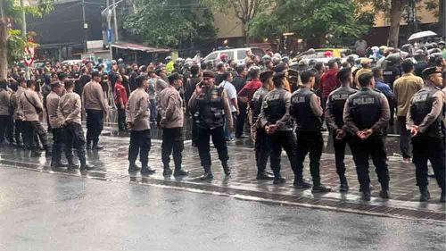 dialog selesaikan demo buruh