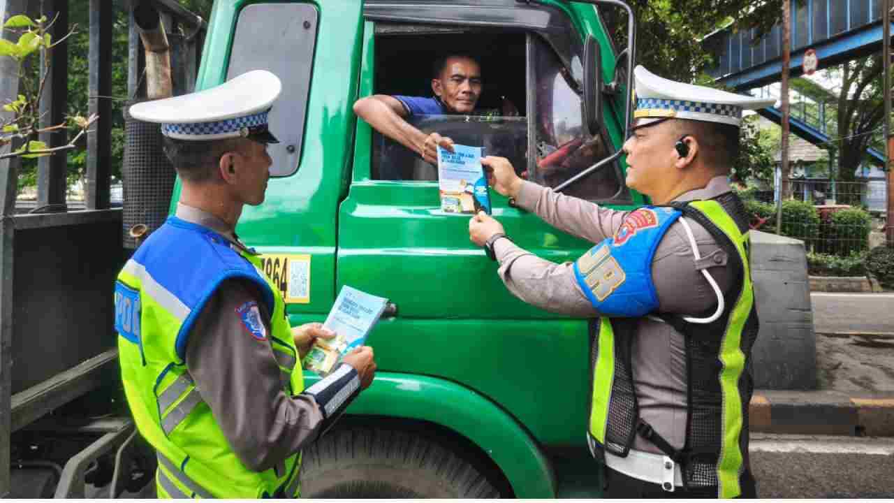 penertiban lajur tol