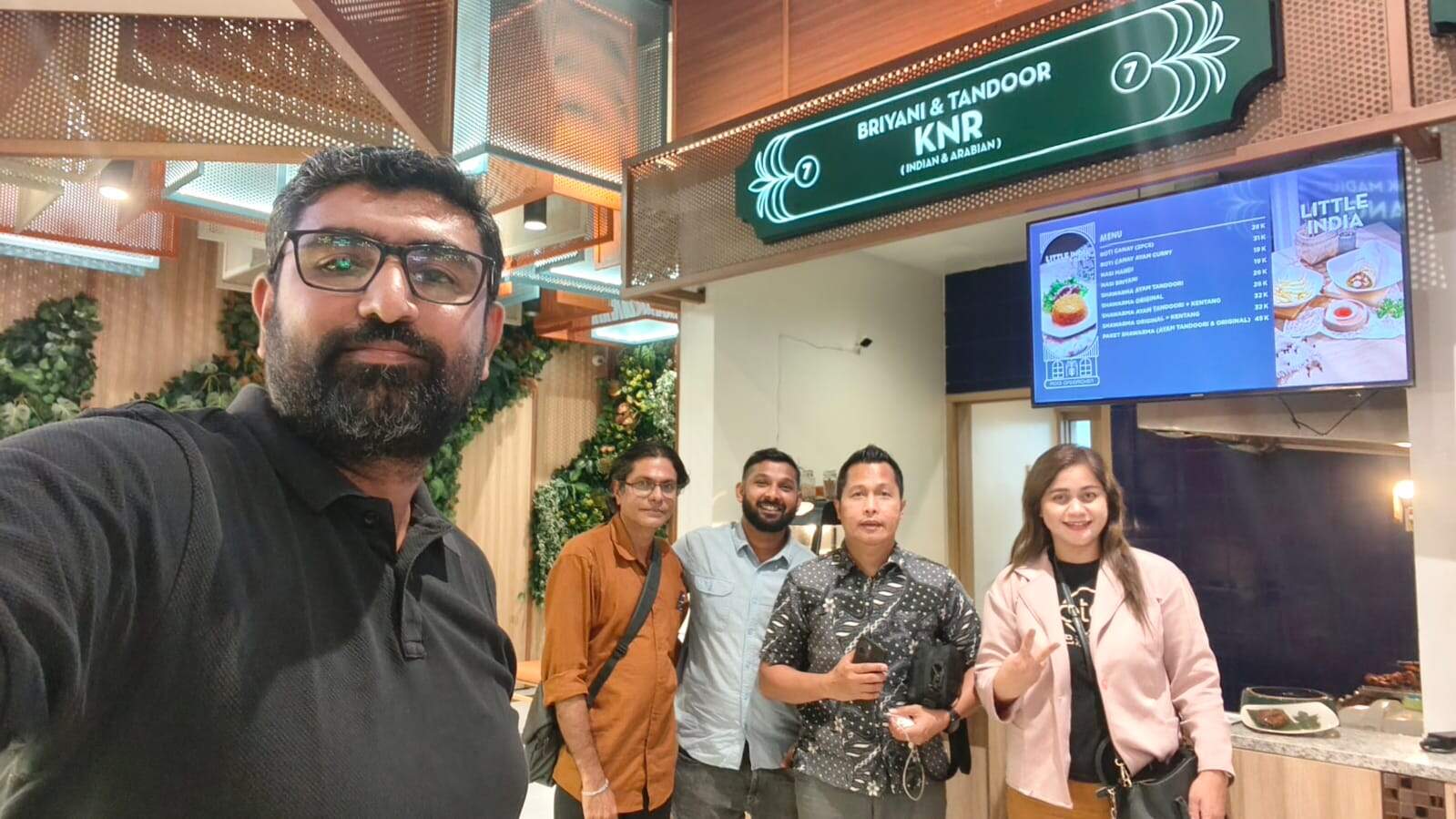 Membawa konsep perpaduan kuliner khas India dan Arab, Briyani & Tandoor KNR tidak main-main dalam menjaga kualitas rasa
