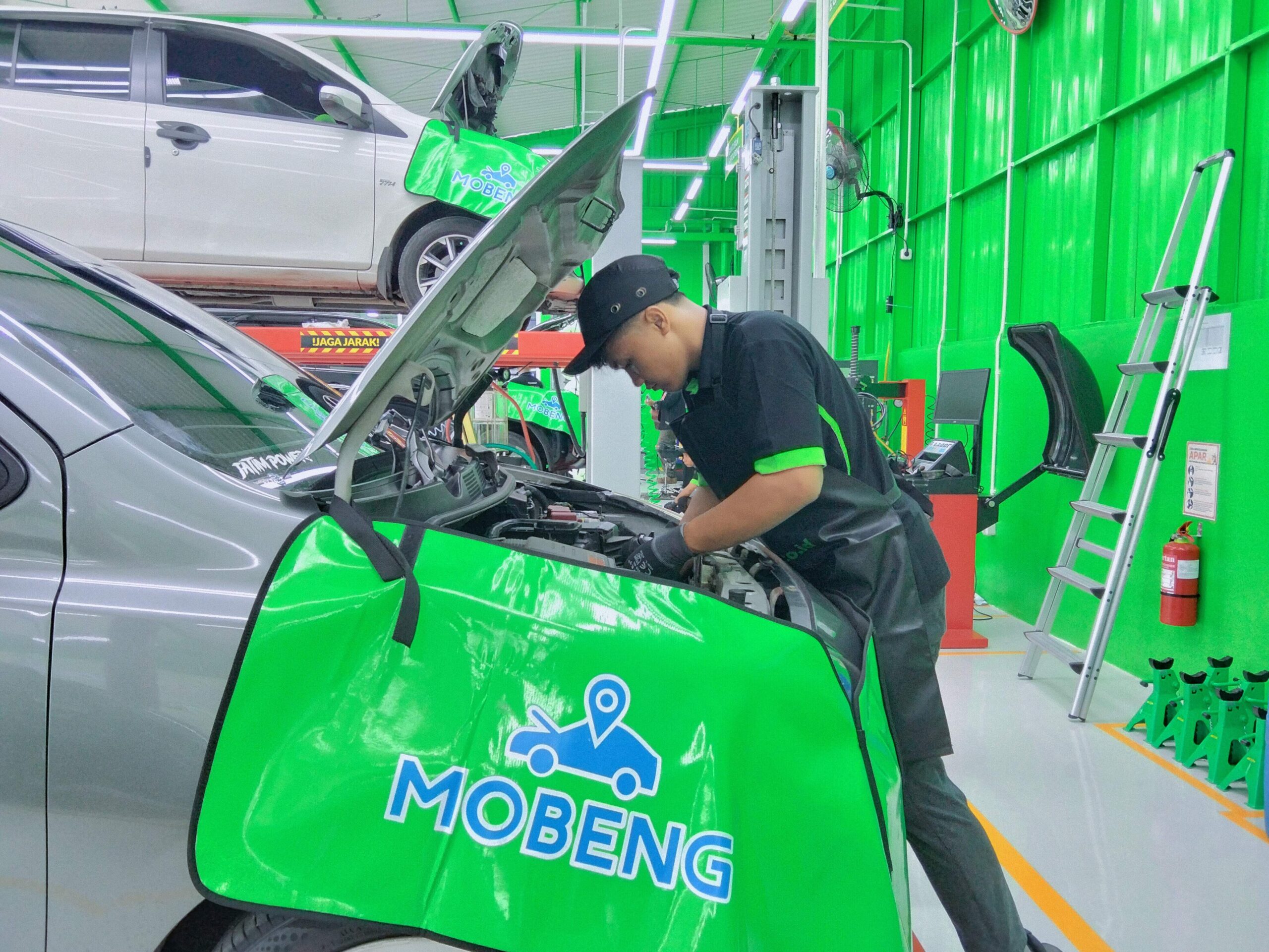 Mobeng Pandegiling. Berlokasi strategis di Jl. Pandegiling No. 139, Kel. DR. Soetomo, Kec. Tegalsari, Kota Surabaya,
