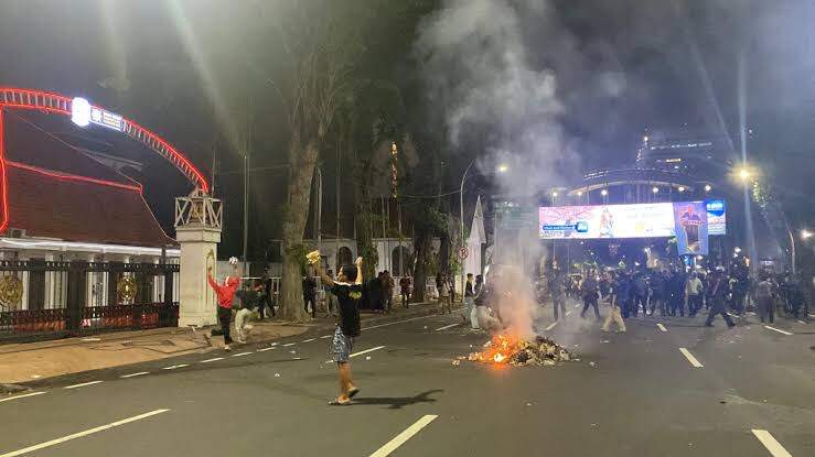 Massa Aksi Surabaya #IndonesiaSekarat yang Dibekuk Bertambah Jadi 24 Orang