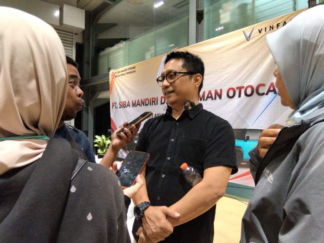 Sesi interview awak media dengan Om Johan mewakili komunitas VF3 yang hadir pada acara tersebut